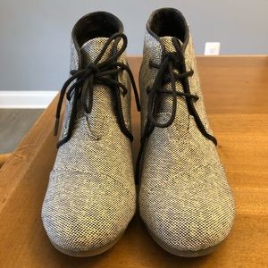 TOMS Desert Wedges